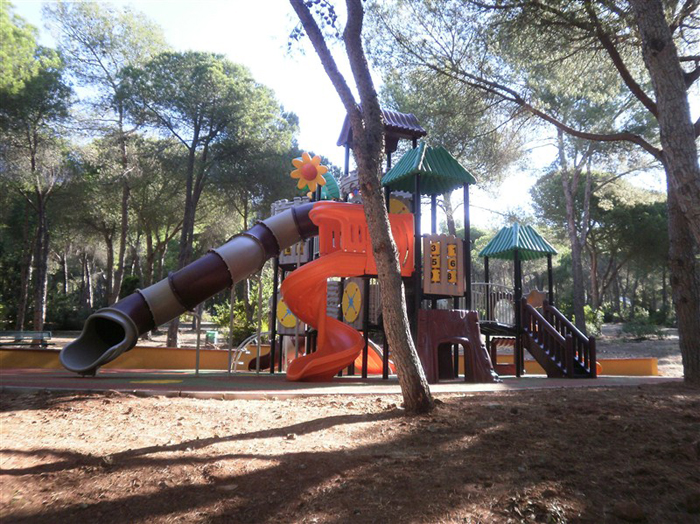 outdoor playground equipment